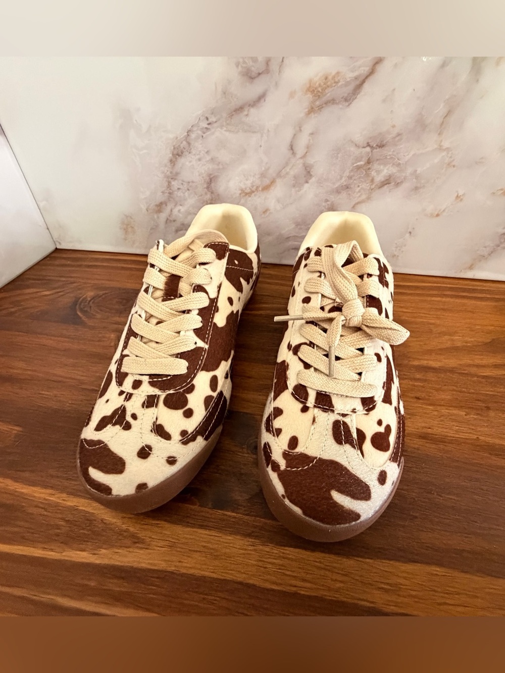 NWT Cow Print Low-Top Sneakers - Cream & Brown by cushionaire
